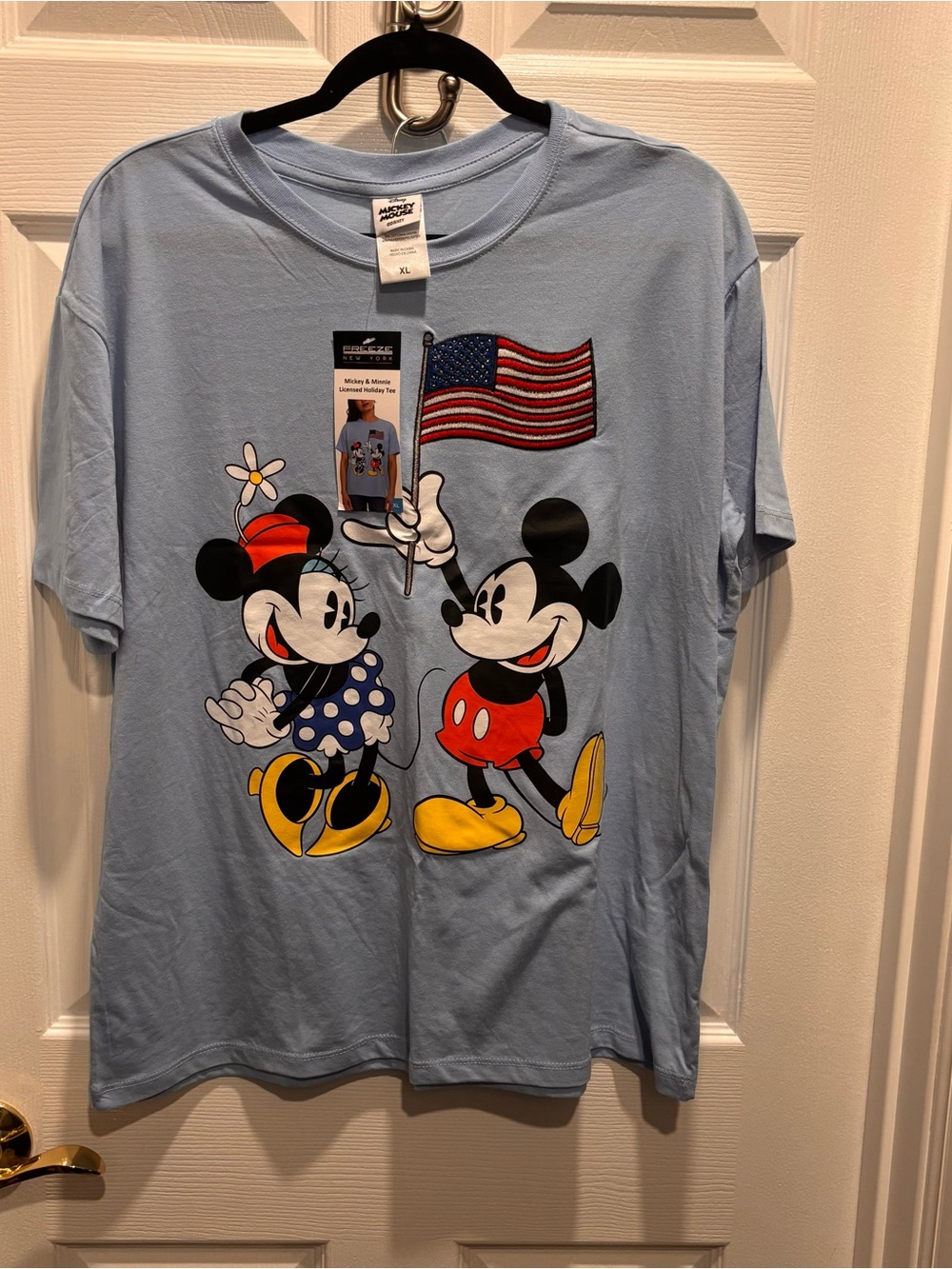 Disney Mickey & Minnie Mouse flag Light Blue Women’s T-Shirt, Adult Size XL New